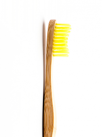 картинка Зубная щетка для взрослых HUMBLE BRUSH из бамбука, желтая мягкая щетина